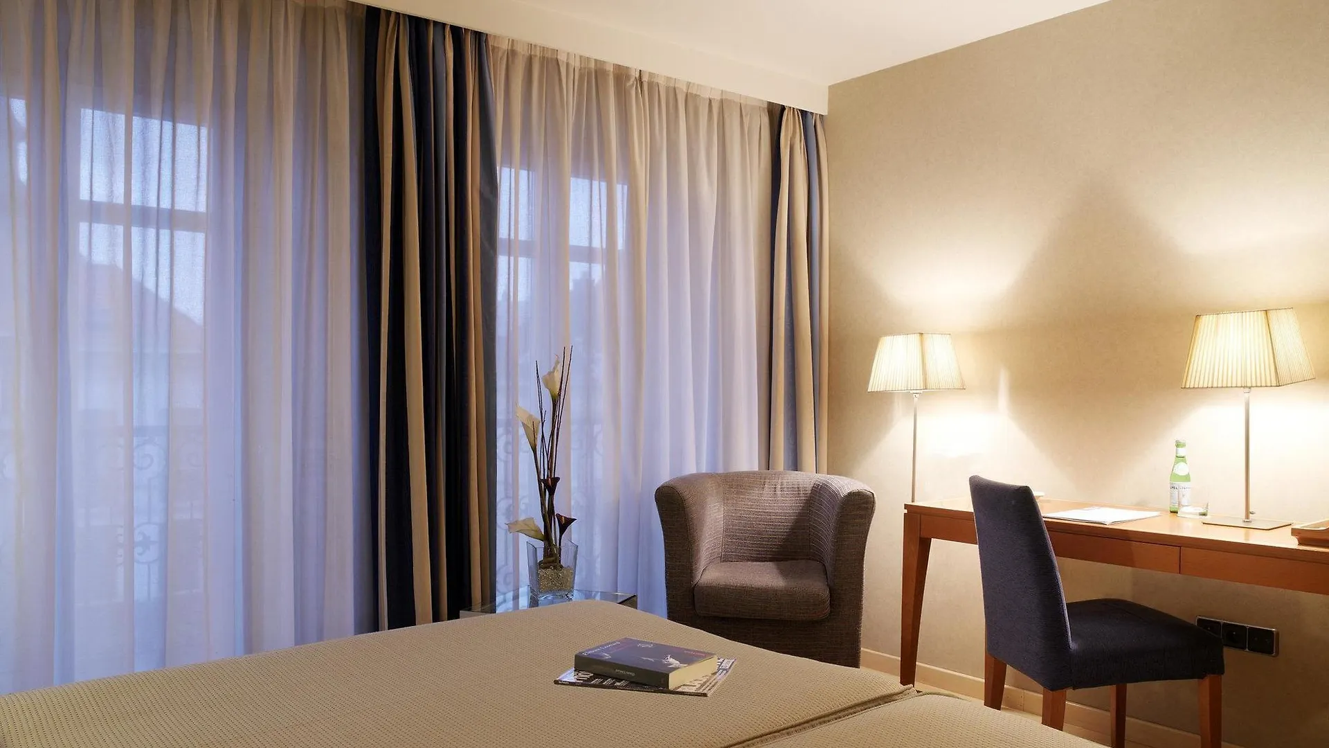 Hotel Catalonia Grand Place Bruselas